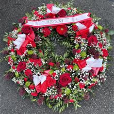 Opulent Red &amp;White Wreath Extra Large