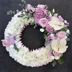 Extra large Wreath Ring Pinks 